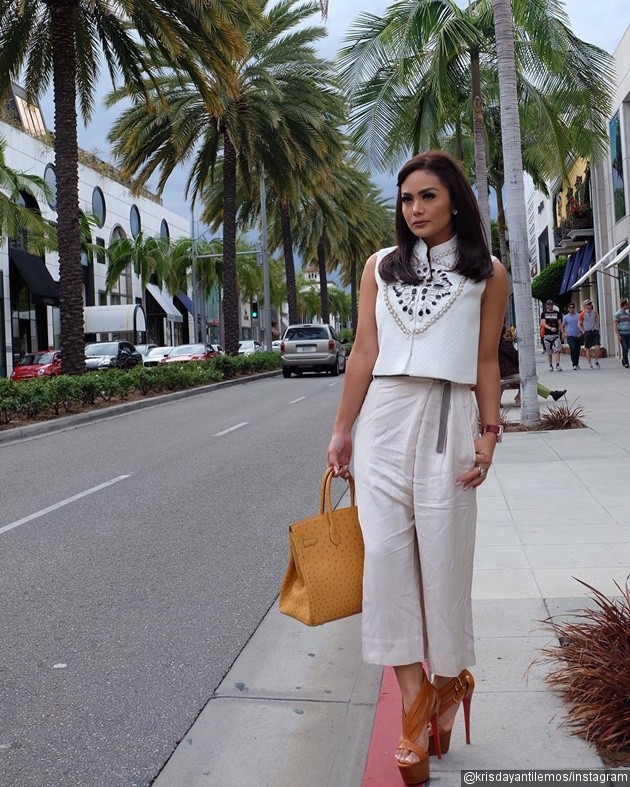 Gambar Foto Krisdayanti Pose di Rodeo Drive