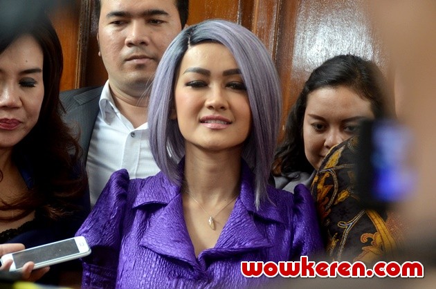 Gambar Foto Julia Perez Hadir di Sidang Putusan Cerai
