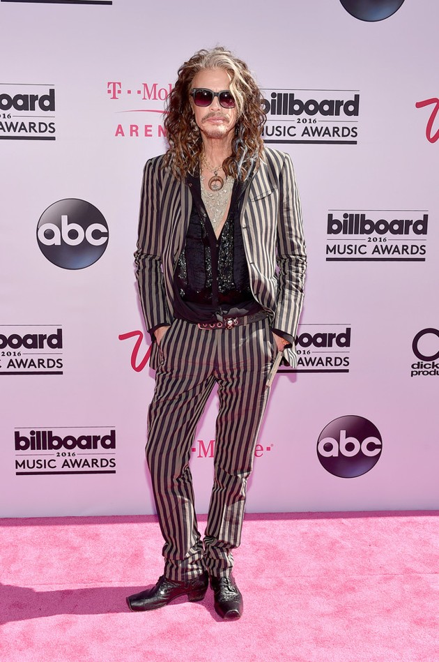 Gambar Foto Steven Tyler di Red Carpet Billboard Music Awards 2016