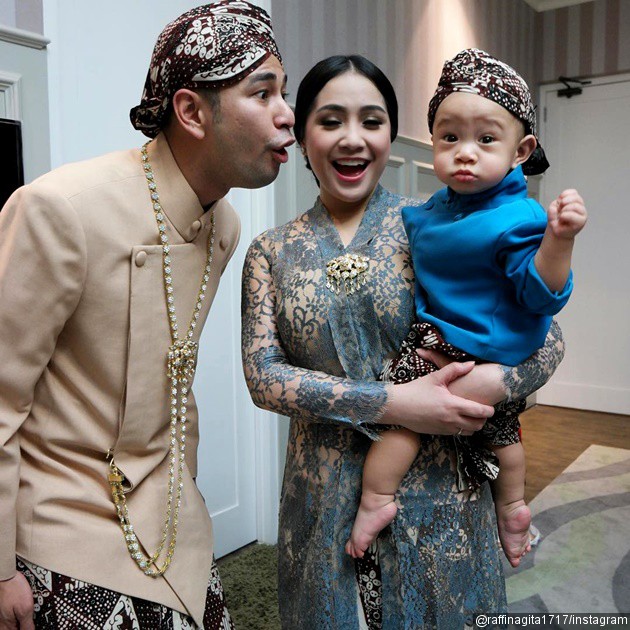 Gambar Foto Ekspresi Rafathar yang Menggemaskan