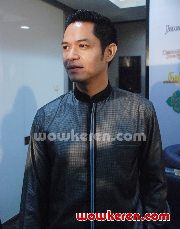 Gambar Foto Dude Harlino di Konferensi Pers 'Tebar Kebaikan Ramadhan Bersama RCTI'