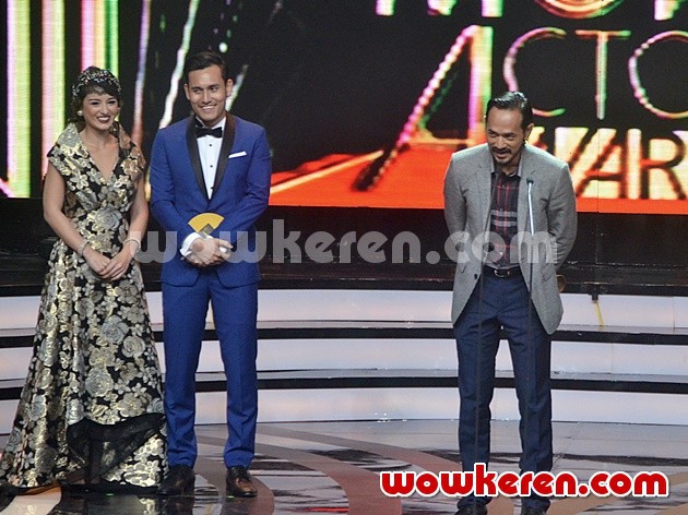 Gambar Foto Oka Antara Sabet Penghargaan Pemeran Pria Pendukung Terbaik IMA Awards 2016