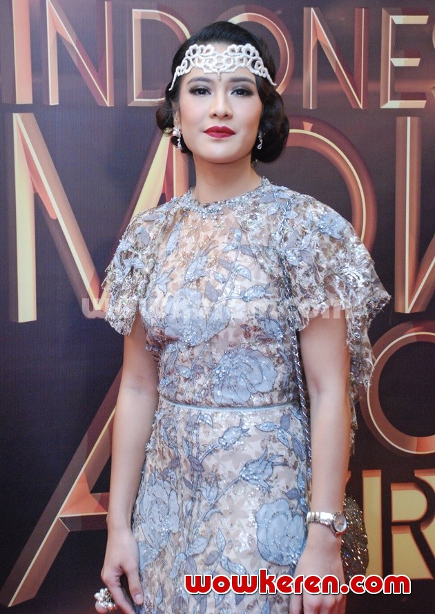 Gambar Foto Cantiknya Dian Sastro di Indonesia Movie Actors Awards 2016