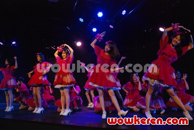 Gambar Foto JKT48 Rilis Single 'Mae Shika Mukanee'
