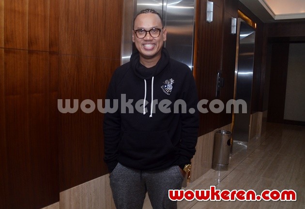 Gambar Foto Uya Kuya di Konferensi Pers Program Ramadhan 2016 Trans7