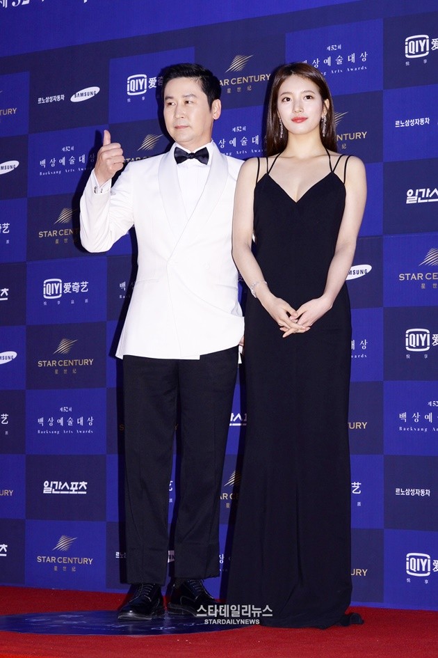 Gambar Foto Shin Dong Yup dan Suzy miss A di Red Carpet Baeksang Art Awards 2016
