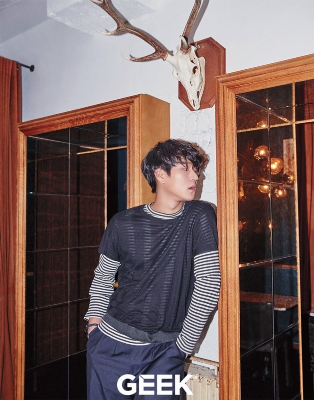 Gambar Foto Go Kyung Pyo di Majalah Geek Edisi April 2016