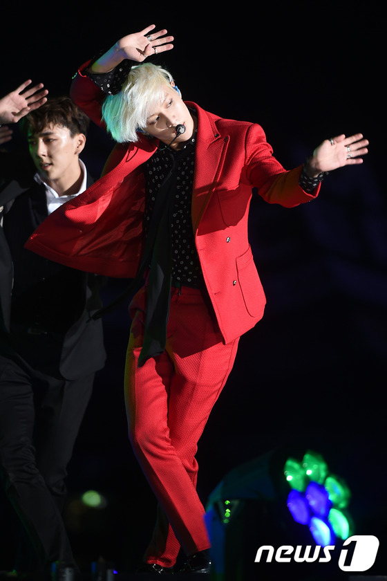 Gambar Foto Penampilan Taemin SHINee di Dream Concert 2016