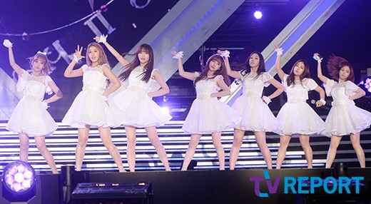 Gambar Foto Lovelyz Saat Tampil di Dream Concert 2016