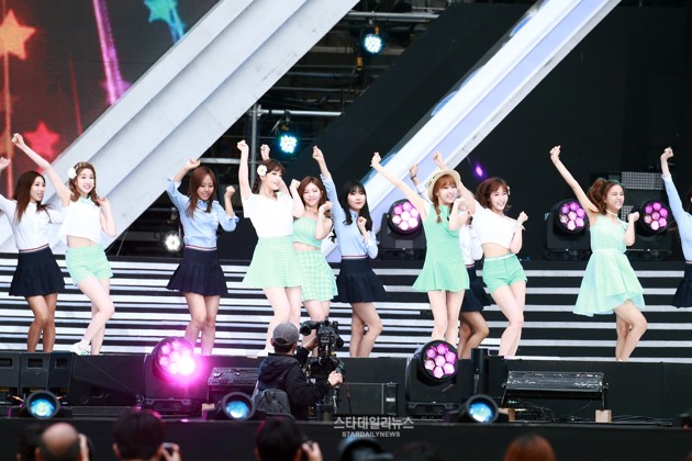 Gambar Foto Laboum Saat Tampil di Dream Concert 2016