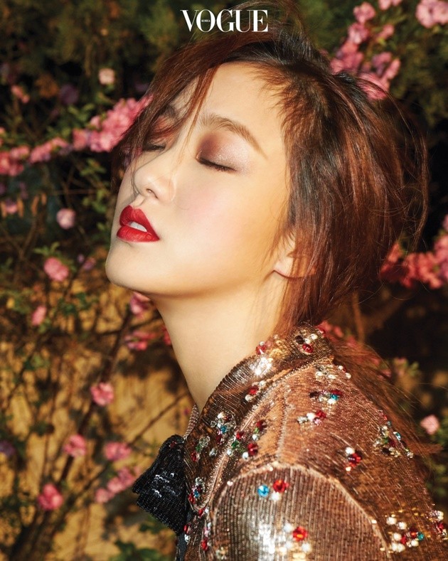 Gambar Foto Kim Go Eun di Majalah Vogue Edisi Mei 2016