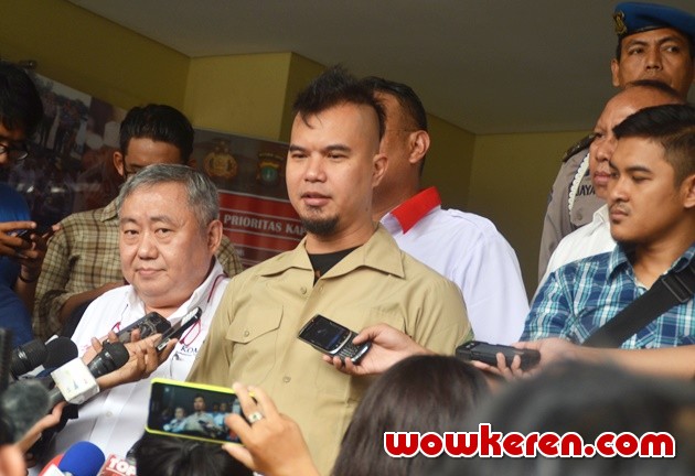 Gambar Foto Ahmad Dhani Tiba di Polda Metro Jaya