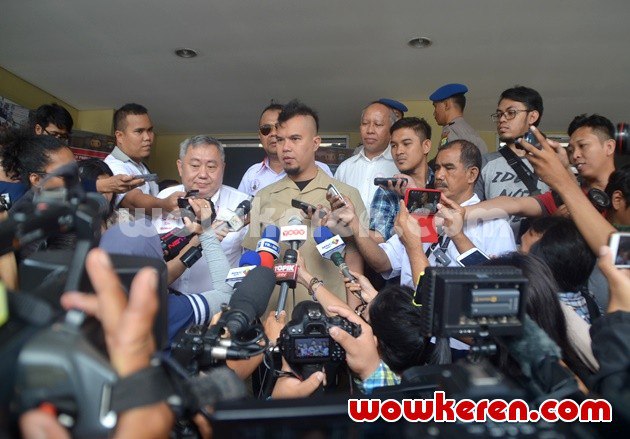 Gambar Foto Ahmad Dhani Tiba di Polda Metro Jaya