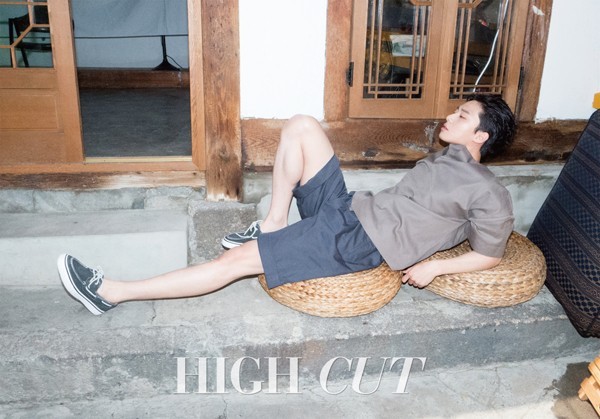 Gambar Foto Park Seo Joon di Majalah High Cut Vol. 175