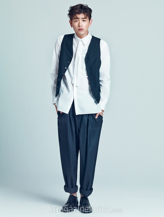 Gambar Foto Eric Nam di Majalah Esquire Edisi Mei 2016