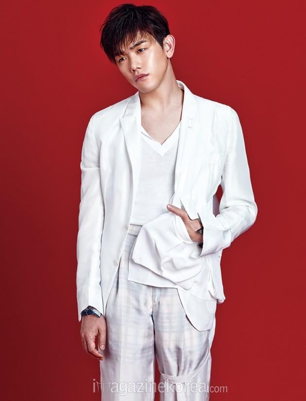 Gambar Foto Eric Nam di Majalah Esquire Edisi Mei 2016