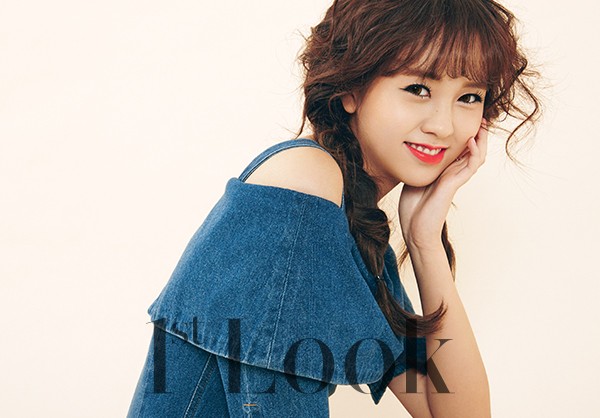 Gambar Foto Kim So Hyun di Majalah 1st Look Vol. 109