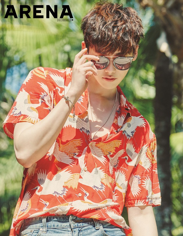 Gambar Foto Lee Jong Suk di Majalah Arena Homme Plus Edisi Juli 2016