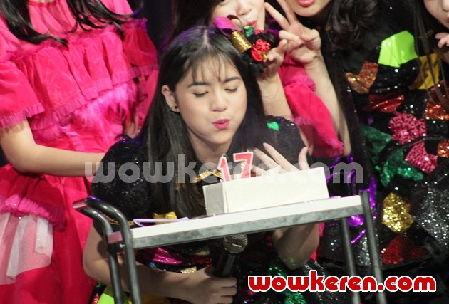 Gambar Foto Thalia Ivanka JKT48 Dikejutkan dengan Perayaan Ulang Tahun