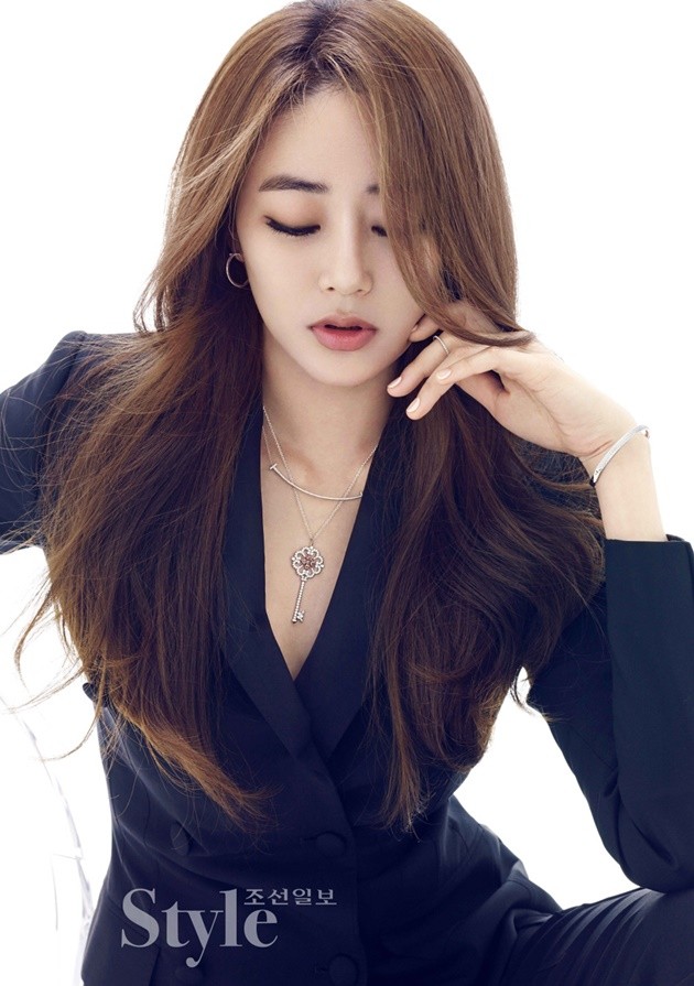foto kim hyo jin di majalah elle edisi januari 2017 foto foto kim hyo jin di majalah elle edisi januari 2017 foto