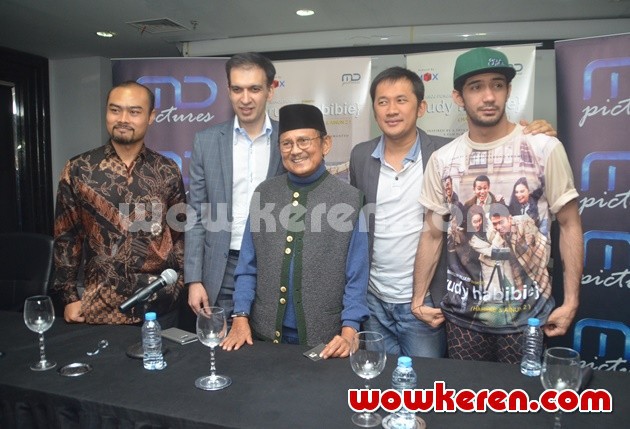 Gambar Foto Konferensi Pers Pembajakan Film 'Rudy Habibie'