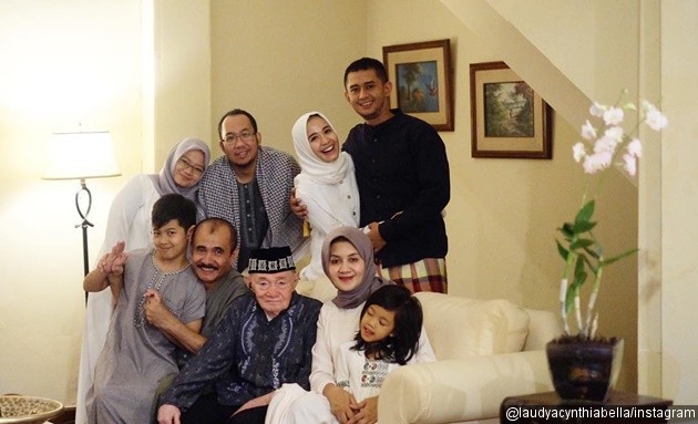 Gambar Foto Bahagianya Laudya Cynthia Bella Bisa Kumpul Bersama Keluarga