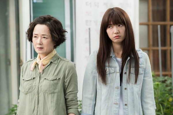 Gambar Foto Kim Young Ae Berperan Sebagai Nenek dari Park Shin Hye