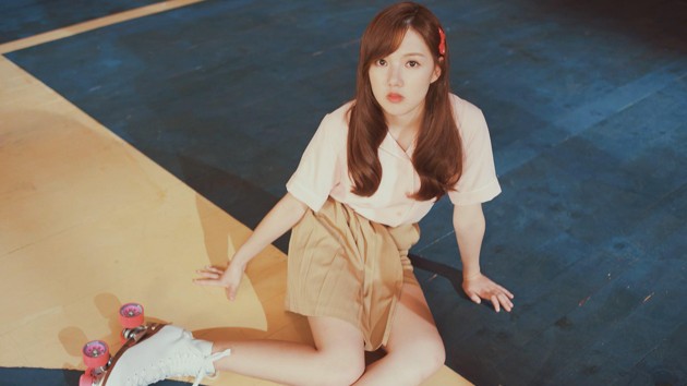 Gambar Foto Yerin G-Friend di MV Lagu 'Navirella'