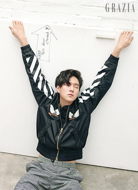 Gambar Foto Go Kyung Pyo di Majalah Grazia Vol. 73