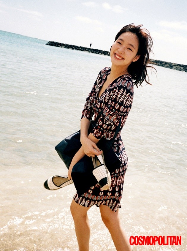 Gambar Foto Kim Go Eun di Majalah Cosmopolitan Edisi April 2016