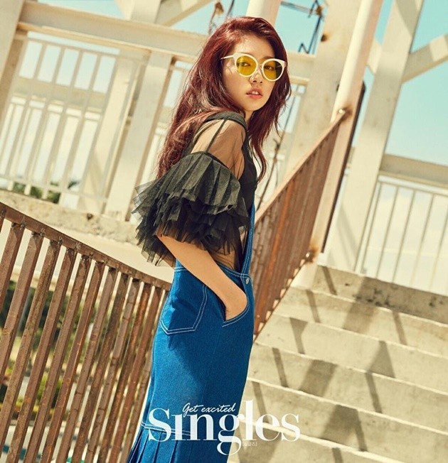 Gambar Foto Park Shin Hye di Majalah Singles Edisi Juni 2016