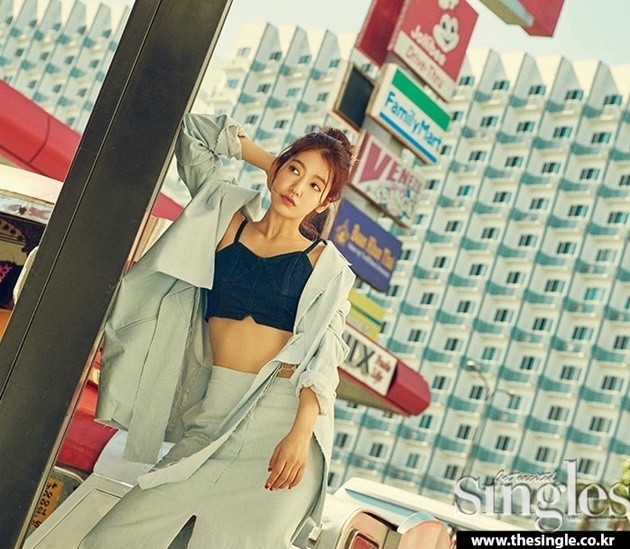 Gambar Foto Park Shin Hye di Majalah Singles Edisi Juni 2016