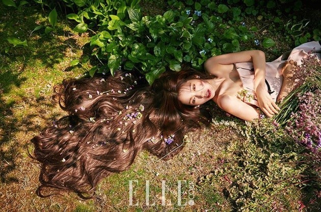 Gambar Foto Park Shin Hye di Majalah Elle Edisi Juli 2016