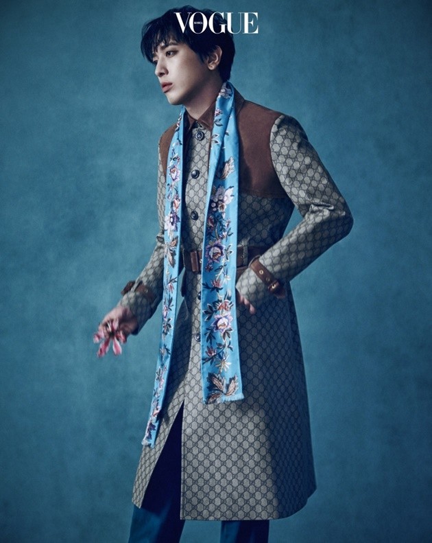 Gambar Foto Jung Yong Hwa CN Blue di Majalah Vogue Edisi Maret 2016