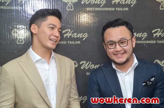 Gambar Foto Samuel Zylgwyn Fitting Jas Jelang Pernikahan