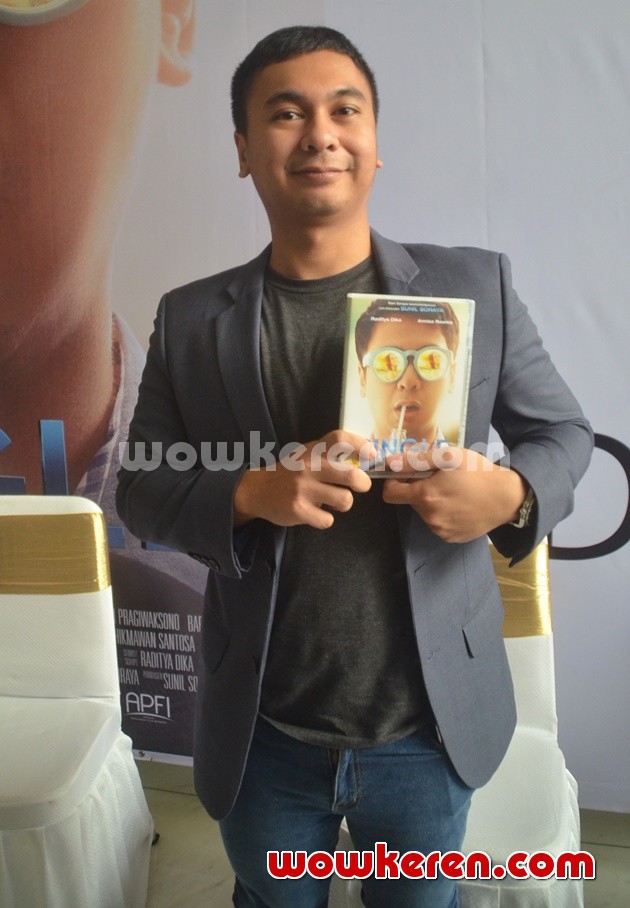 Gambar Foto Raditya Dika di Peluncuran DVD Film 'Single'