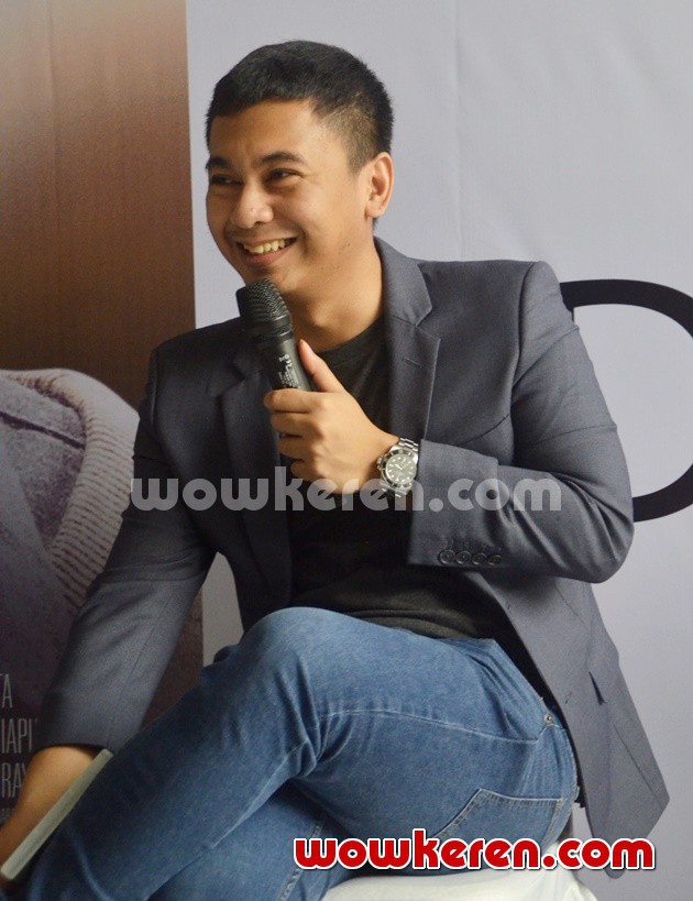 Gambar Foto Raditya Dika di Peluncuran DVD Film 'Single'