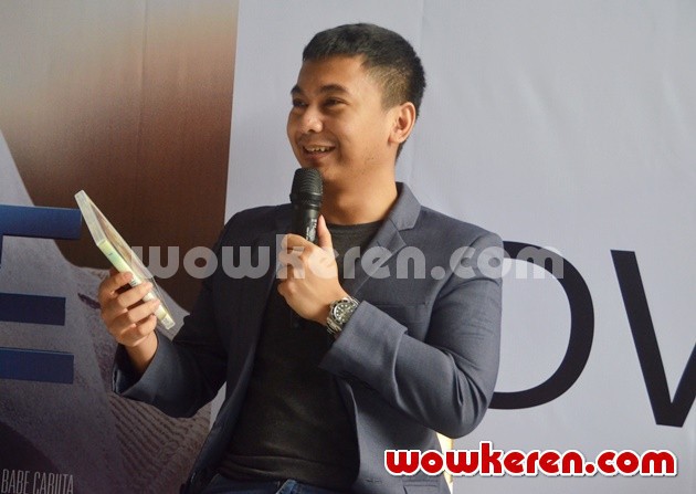 Gambar Foto Raditya Dika di Peluncuran DVD Film 'Single'