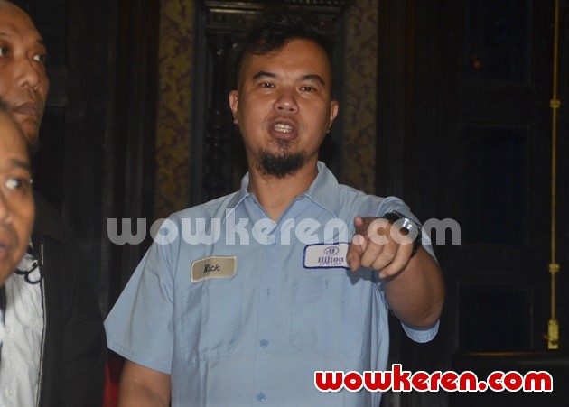 Gambar Foto Ahmad Dhani Ditemui di Kediamannya
