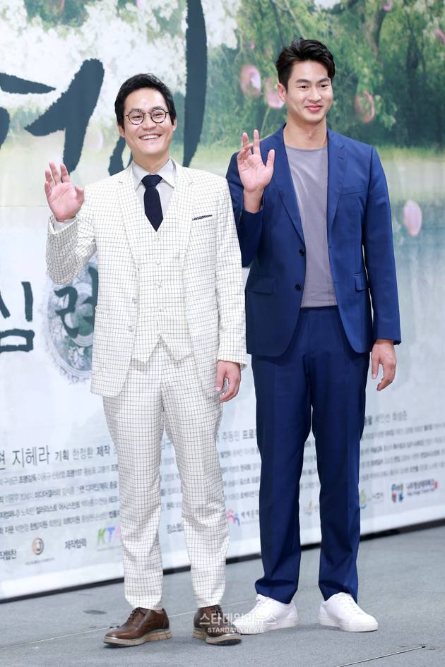 Foto Kim Sung Kyun dan Kim San Ho di Jumpa Pers Drama 'Scarlet Heart Ryeo'