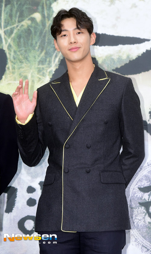 Gambar Foto Ji Soo Berperan Sebagai Wang Jung