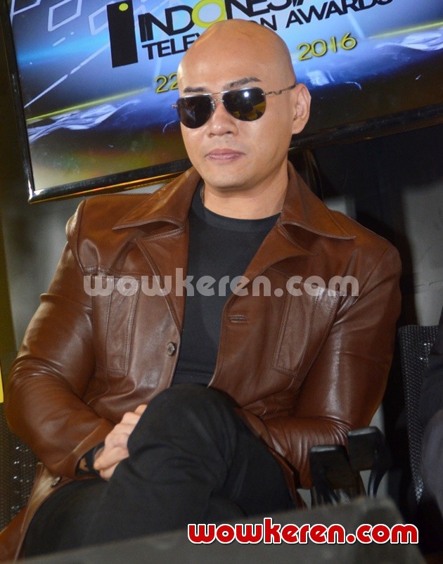 Gambar Foto Deddy Corbuzier di Konferensi Pers Indonesian Television Awards