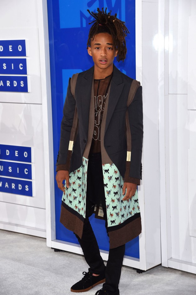 Gambar Foto Jaden Smith di Red Carpet MTV Video Music Awards 2016