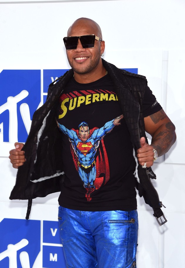 Gambar Foto Flo Rida di Red Carpet MTV Video Music Awards 2016