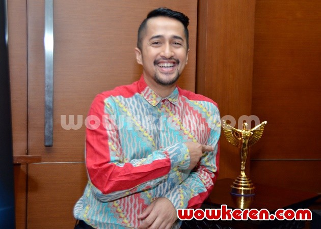 Gambar Foto Irfan Hakim di Konferensi Pers Indonesia Dangdut Awards