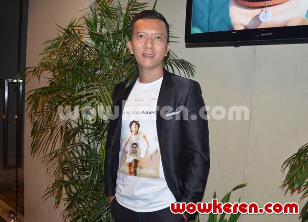 Gambar Foto Teuku Rifnu Wikana Hadiri Gala Premier Film 'Aku Ingin Ibu Pulang'