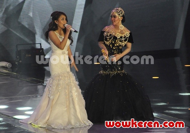 Gambar Foto Penampilan Ayu Ting Ting dan Syahrini di Indonesian Television Awards 2016