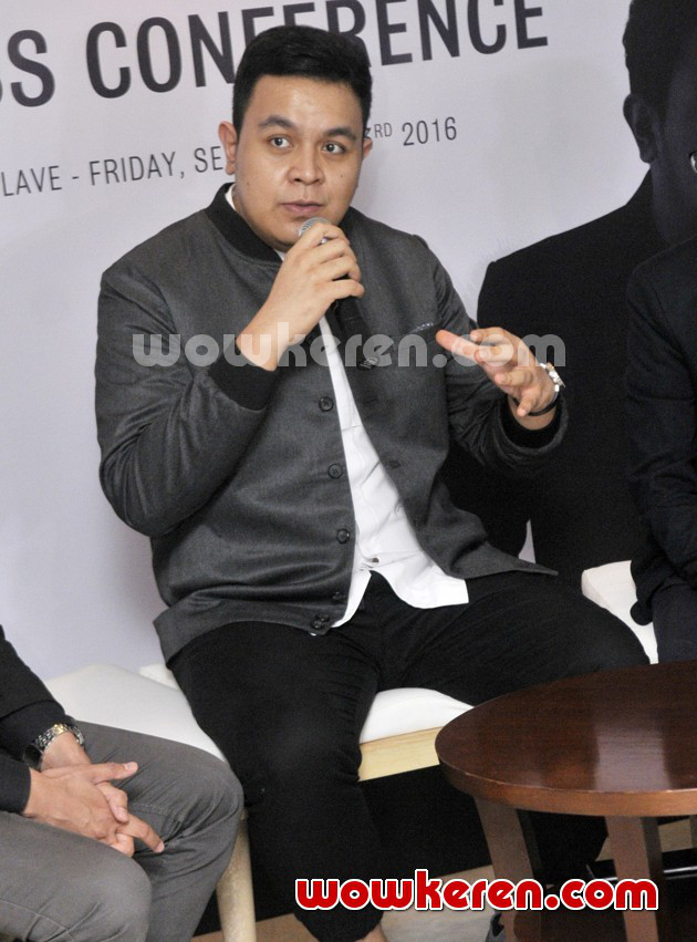 Gambar Foto Tulus Saat Jumpa Pers Konser Amerika