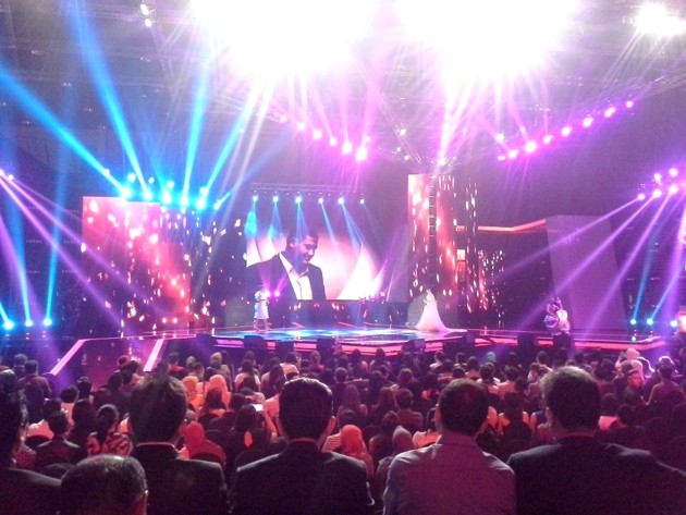 Gambar Foto Penampilan Special Raisa dan BCL untuk Mike Mohede