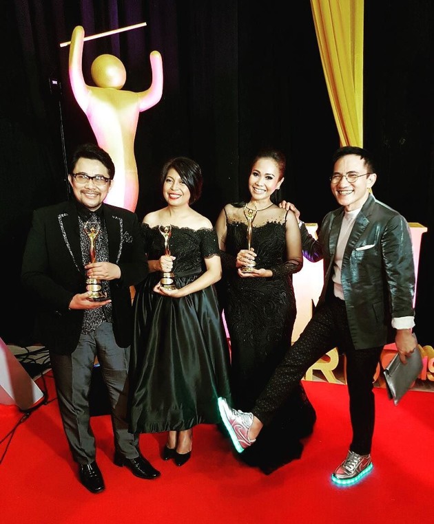 Gambar Foto Elfa's Singers Raih Piala Kategori Karya Produksi Grup Vokal Terbaik